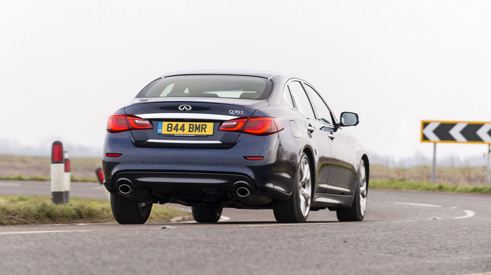 Chi tiết Infiniti Q70 phiên bản cải tiến Infiniti-Q70-82.jpg