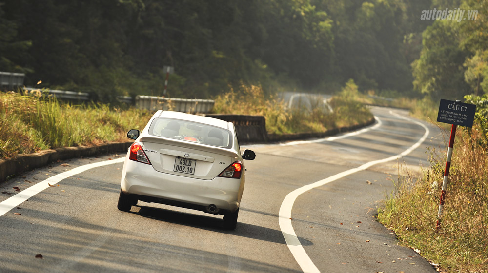 Cầm lái Nissan Sunny qua hành trình 1.000km Nissan Sunny (31).jpg