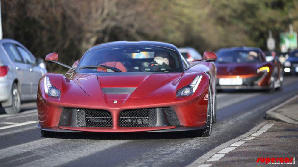 Người đàn ông sở hữu bộ ba siêu xe “hot” nhất thế giới sieu-xe (1).jpg