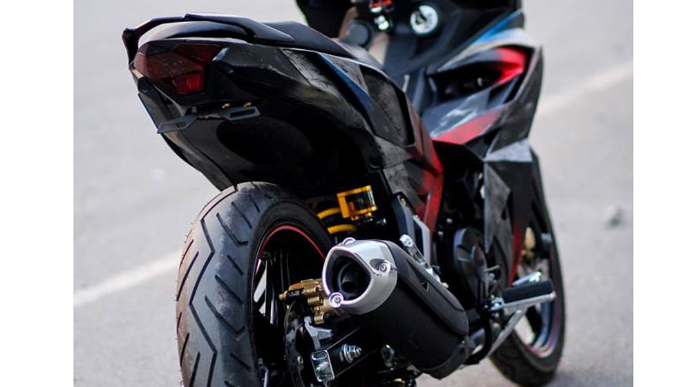 Người Việt độ Exciter 150 