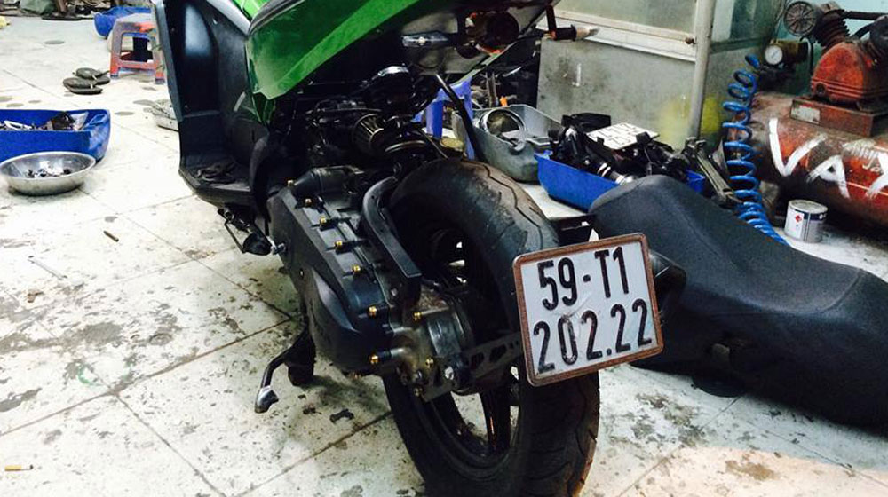 Honda Air Blade độ thành Z1000 cực độc tại Sài Gòn 10968308_710783985702125_1908809663553018523_n.jpg