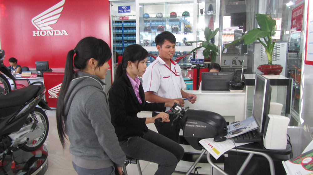 Honda tuyên dương các HEAD xuất sắc trong quý IV/2014 HEAD-Nam-Anh.jpg