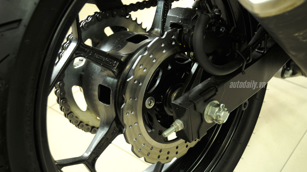 Kawasaki Z250 2015: Đối thủ đáng gờm của CBR250R và R25 kawasaki-Z250--(15).jpg