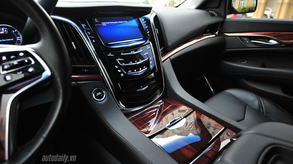 Chi tiết “khủng long Mỹ” Cadillac Escalade ESV 2015 tại Hà Nội cadillac ESV (10).jpg