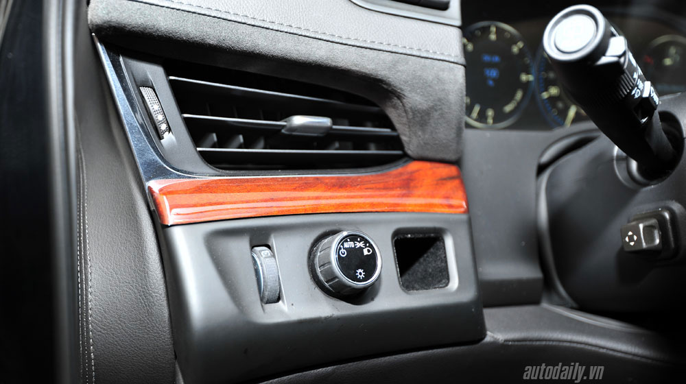 Chi tiết “khủng long Mỹ” Cadillac Escalade ESV 2015 tại Hà Nội cadillac ESV (7).jpg