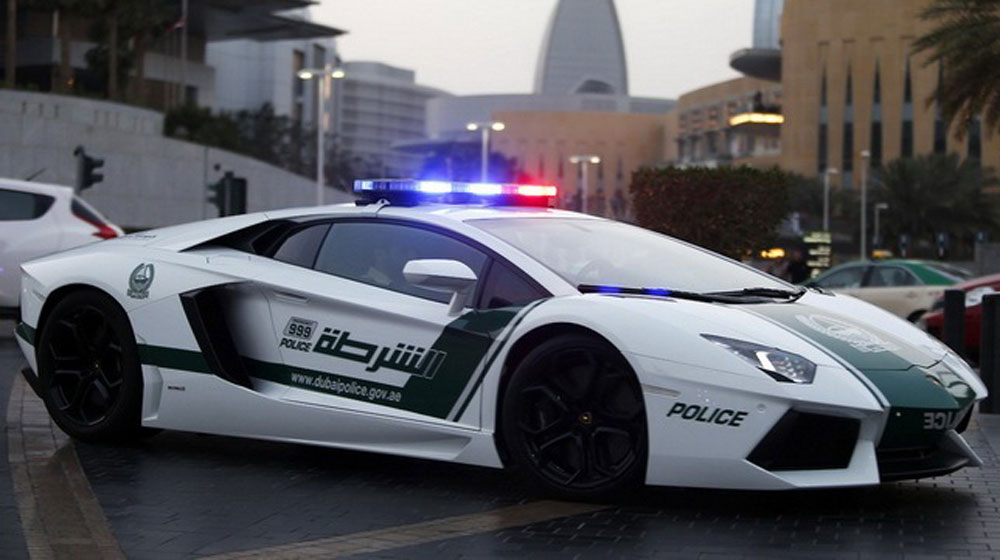 Cảnh sát Dubai khoe dàn siêu xe theo phong cách Fast and Furious Dubai-0-12f16.jpg