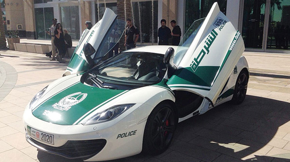 Cảnh sát Dubai khoe dàn siêu xe theo phong cách Fast and Furious dubai police (3).jpg
