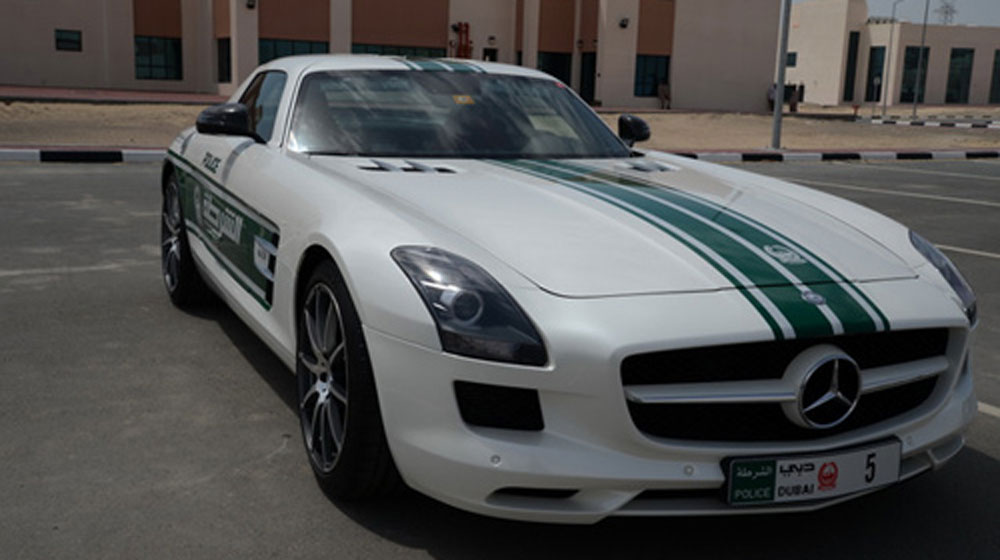 Cảnh sát Dubai khoe dàn siêu xe theo phong cách Fast and Furious dubai police (8).jpg