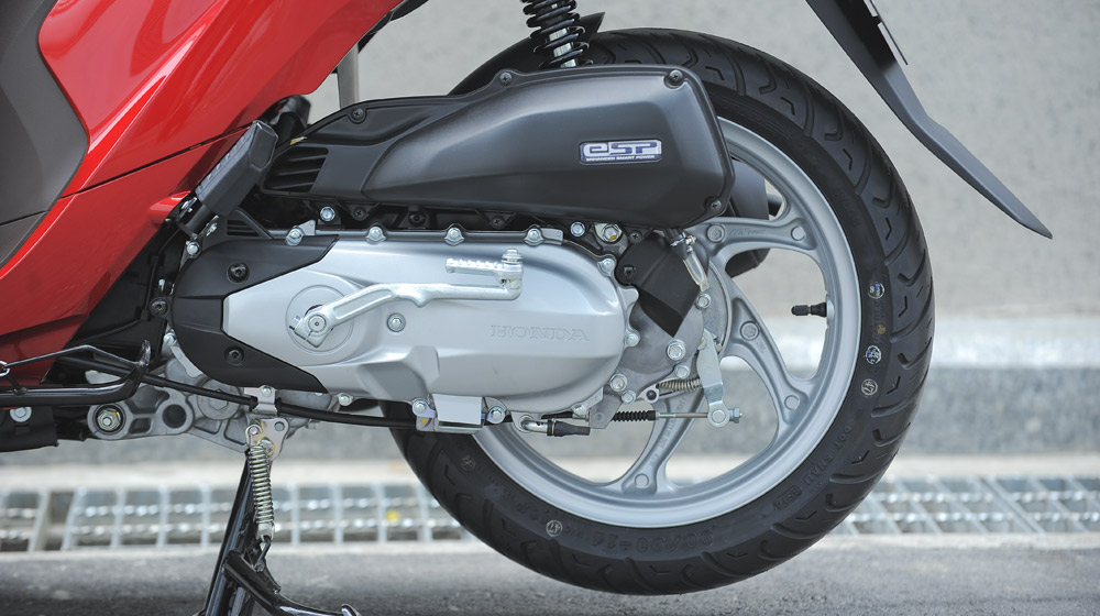 5 xe tay ga phù hợp nhất cho phái đẹp du xuân Honda-Vision-2014 (3).jpg