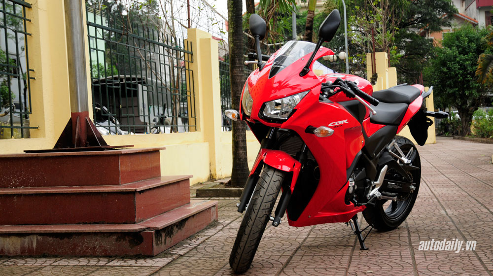 Chọn Kawasaki Ninja 300 hay Honda CBR300R? cbr300r (24).jpg
