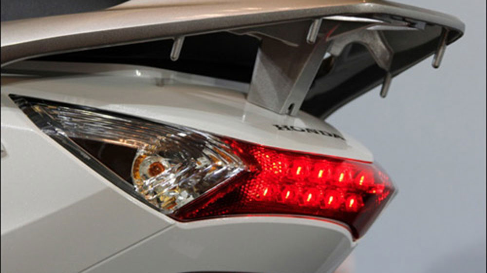 5 xe tay ga phù hợp nhất cho phái đẹp du xuân honda lead.jpg