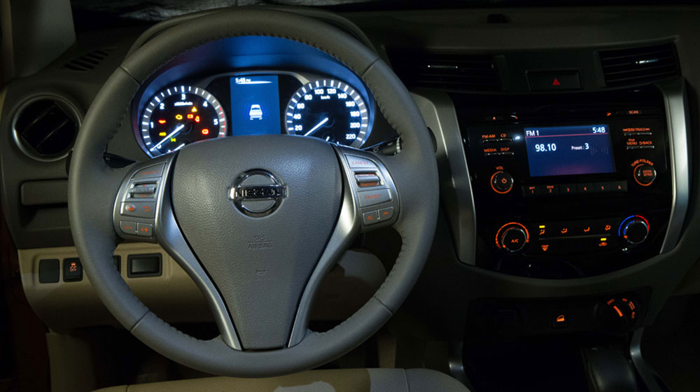Tân binh NP300 Navara sắp tham chiến thị trường nissan-navara-2015 (7).jpg