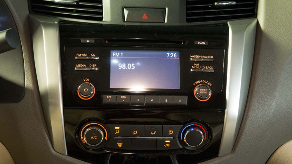 Tân binh NP300 Navara sắp tham chiến thị trường nissan-navara-2015 (9).jpg