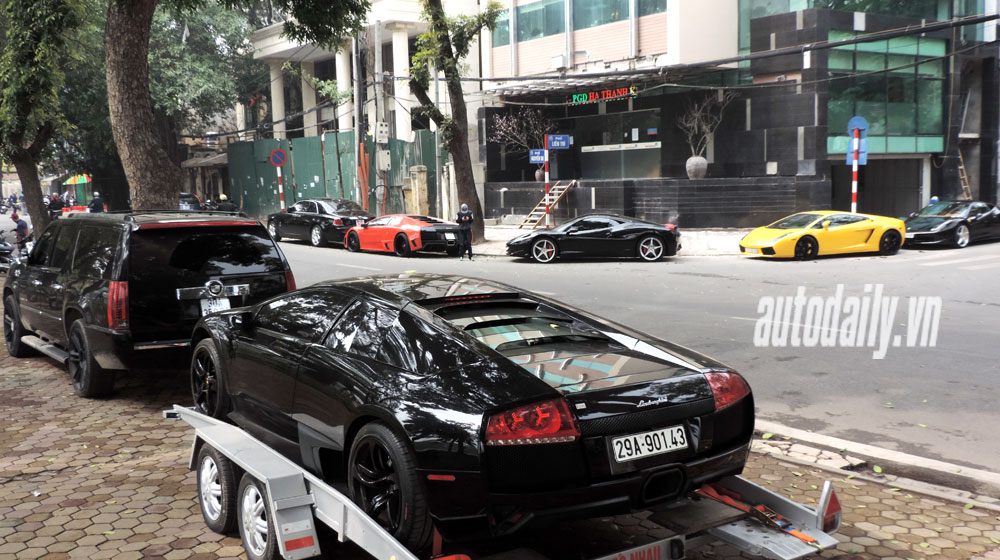 Đại gia bí ẩn trưng dàn siêu xe khủng đón năm mới tại Hà Nội dan sieu xe khun (9).jpg