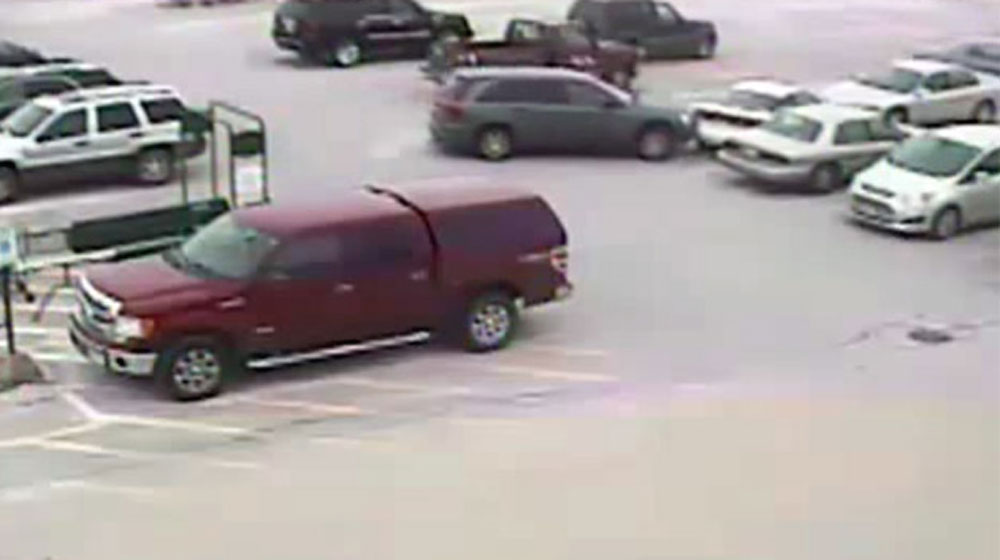 Cụ ông 92 tuổi lái xe đâm 9 xế hộp trong chưa đầy 60 giây lost-control.jpg