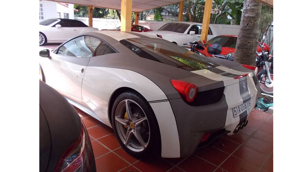 Đột nhập gara toàn siêu xe của ông trùm cafe Trung Nguyên 10411102_606101409524264_991581960025814642_n.jpg