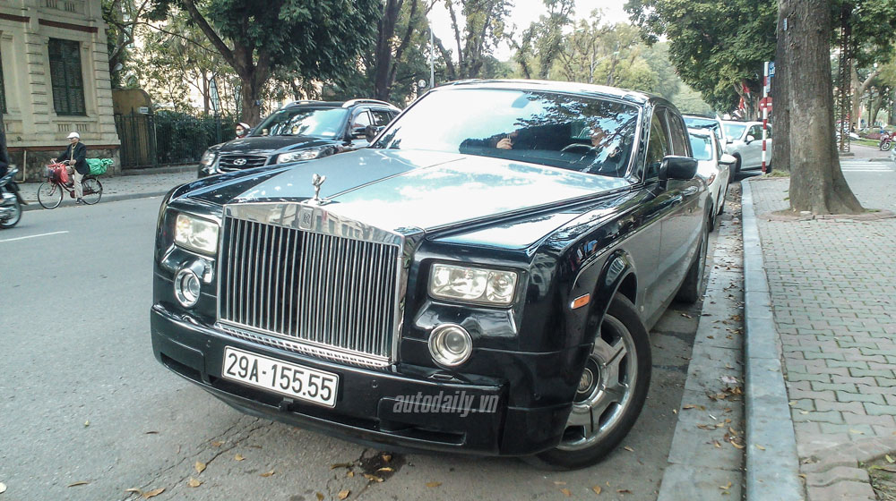 Thú vị xế sang Hải Phòng trùng biển xe siêu sang Hà Nội xe khung bien dep (5).jpg