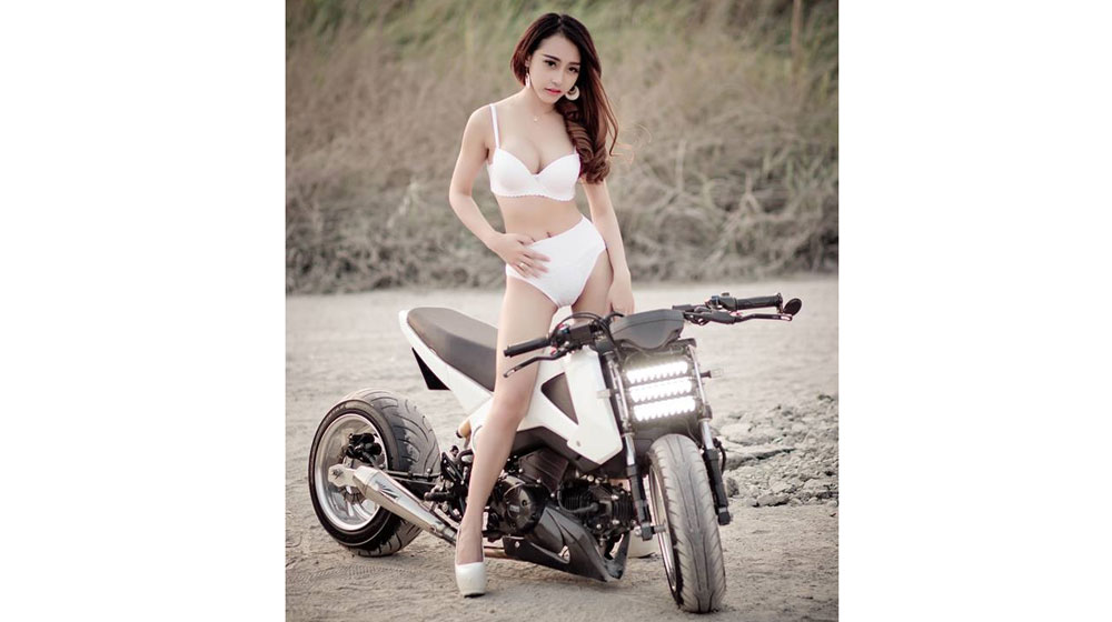 9X sexy đọ dáng cùng Honda MSX độ 
