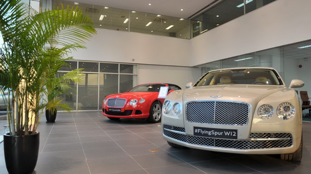 Buôn ôtô sang triệu đô: Đâu dễ moi tiền nhà giàu Việt Bentley Hanoi interior.jpg