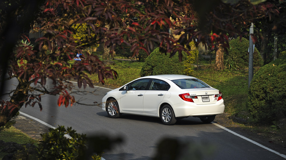 Nguồn gốc bí ẩn của những tên xe nghe cực “lạ tai” Honda Civic 2015 (2).jpg