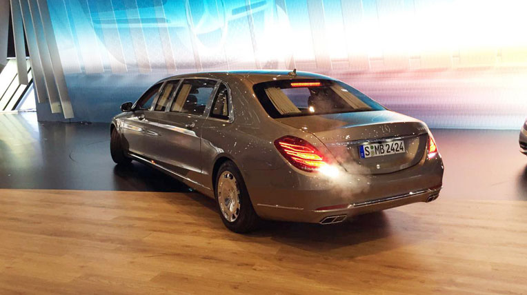 Mercedes Maybach S600 Pullman “bằng xương, bằng thịt” lộ diện S600-Pullman (2).jpg
