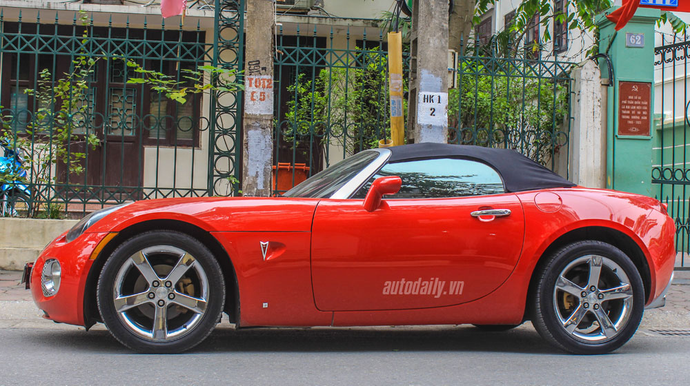 Chi tiết hàng hiếm Pontiac Solstice Coupe tại Việt Nam pontiac Solstice Coupe (4).jpg