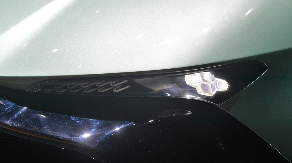 Ngắm những chi tiết độc và lạ trên Aston Martin Vulcan 10-aston-martin-vulcan-geneva-1.jpg