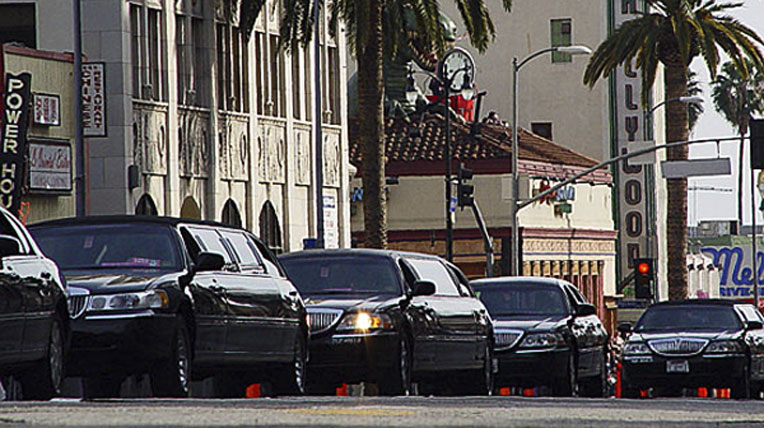 1.000 siêu xe đưa “sao” đến Oscars 2015 oscar-limo-service.jpg