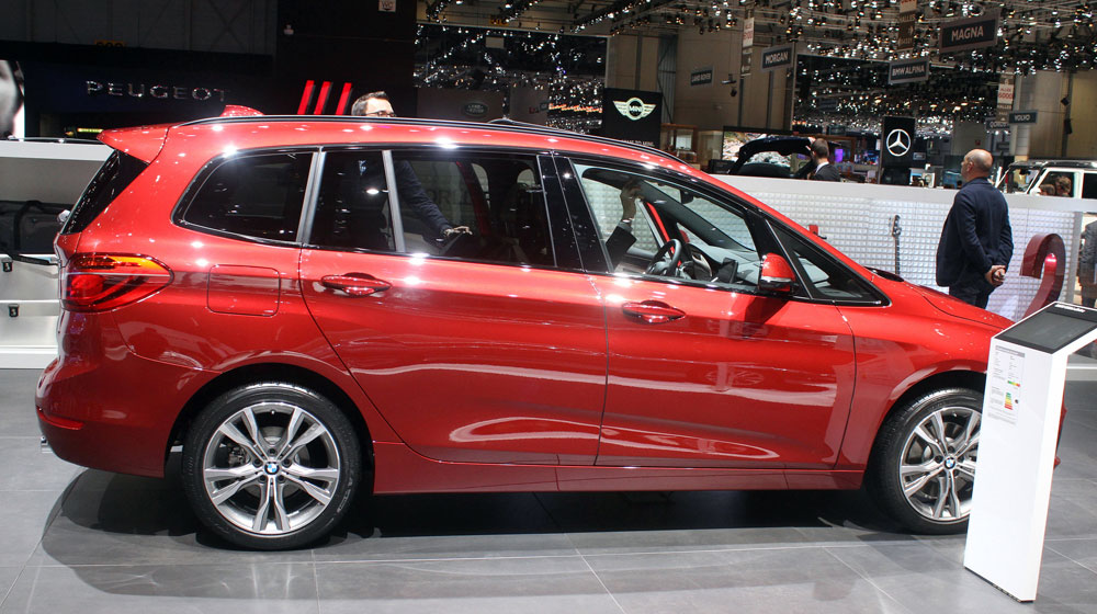 Cận cảnh xe gia đình 7 chỗ BMW 2-Series Gran Tourer bmw-220d-xdrive-gran-tourer-02-1.jpg