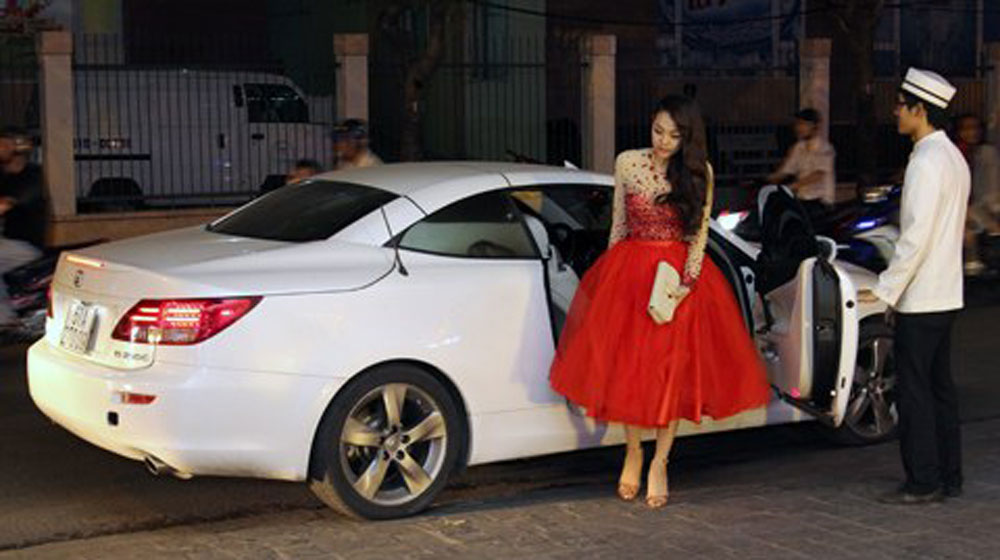 Những xe sang tiền tỷ của các 