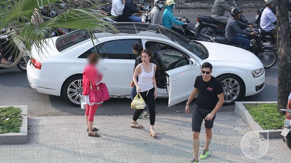 Những xe sang tiền tỷ của các 