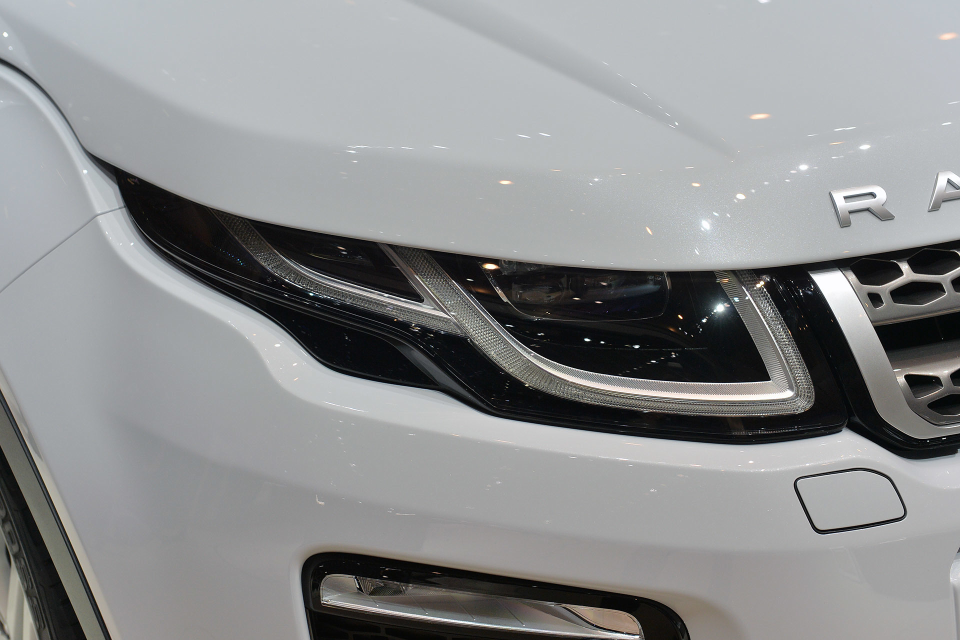 “Nữ hoàng” Range Rover Evoque 2016 sẽ được bán ở hơn 170 quốc gia 2016-range-rover-evoque-geneva-1 (6).jpg