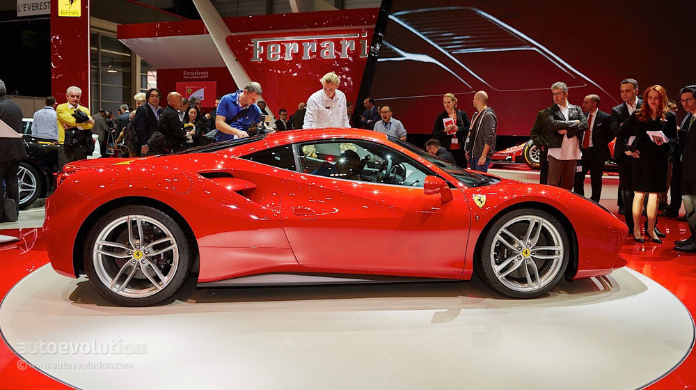 5 siêu xe gây “bão ” tại Geneva Motor Show 2015 ferrari-488-gtb-looks-like-a-laferrari-for-the-masses-in-geneva-live-photos_4.jpg