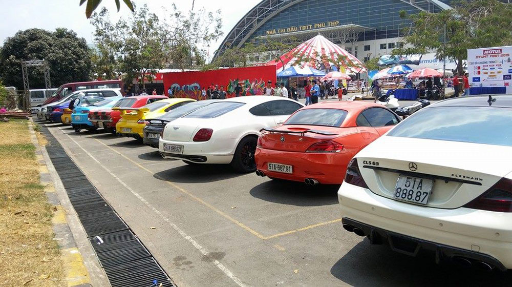 Dàn xế khủng tụ họp tại ngày khai màn Motul Stunt Fest 2015 10407098_1548078628792718_4543181864959760186_n.jpg