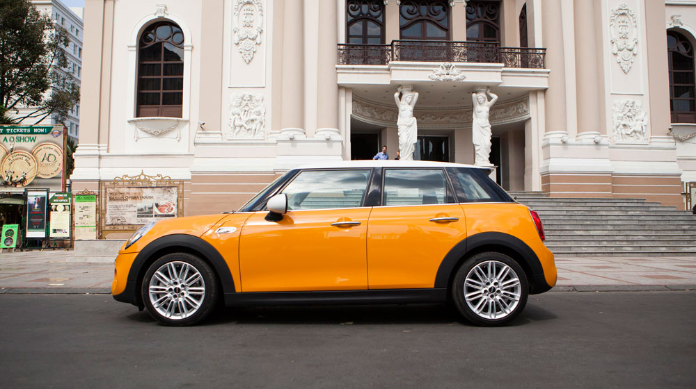 MINI Cooper 5 cửa đầu tiên trong lịch sử về Việt Nam MINI-5-Door_2-(Copy).jpg