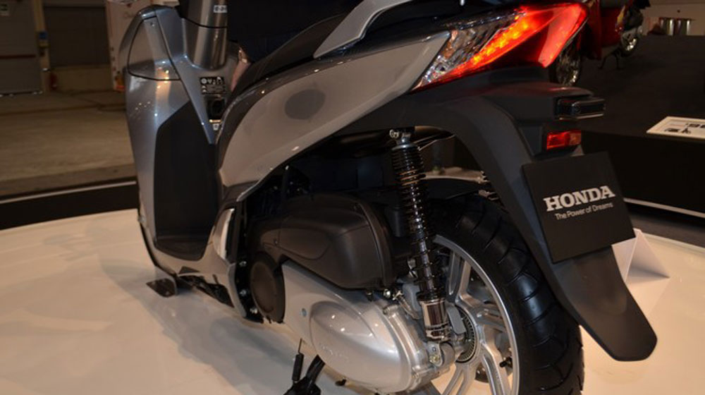 4 điểm mới đáng chú ý trên Honda SH300i 2015 honda-sh300i-2015 (5).jpg