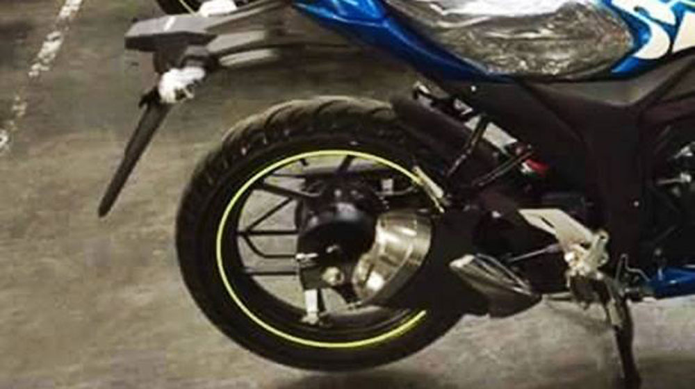 Đối thủ của Honda CBR150R và Yamaha R15 tiếp tục lộ ảnh nóng tiep-tuc-lo-mau-sportbike-150-moi-cua-suzuki-9124-1426056788-54ffe654ec253.jpg
