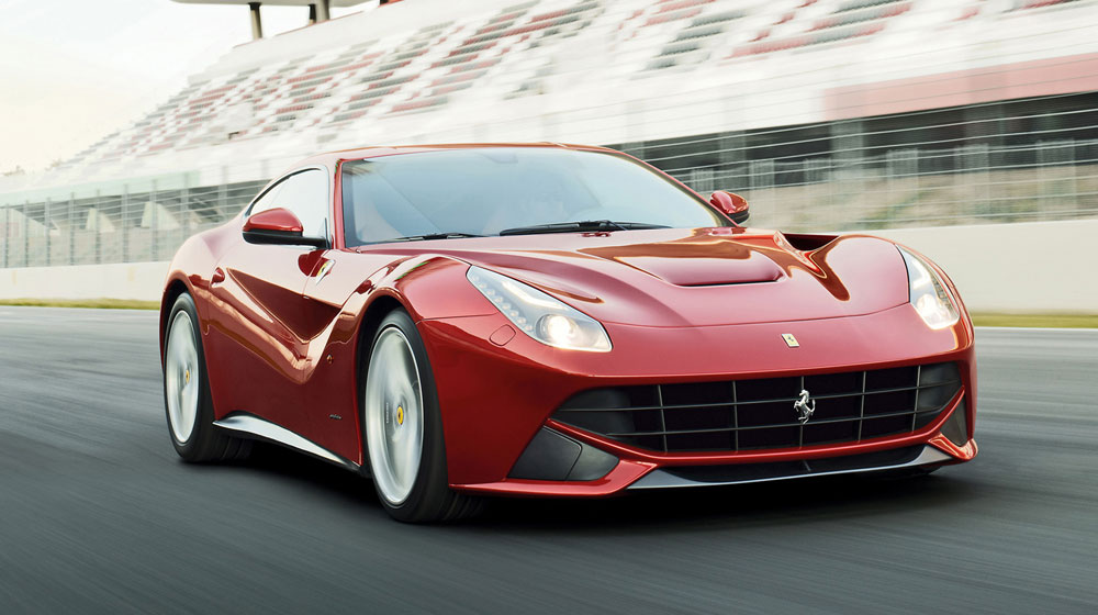 15 chiến binh “hàng khủng” cấu tạo từ nhôm 2014-ferrari-f12-berlinetta-three-quarters-in-motion-front-view-003.jpg