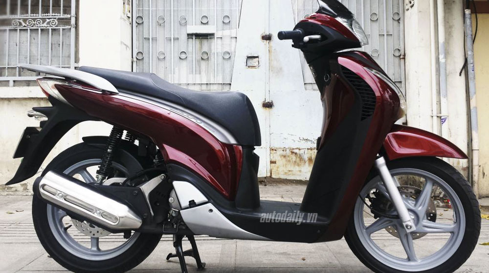 Xe “xịn” biển xấu, có đổi được biển? autodaily-Honda-SH-Italia-(1).jpg