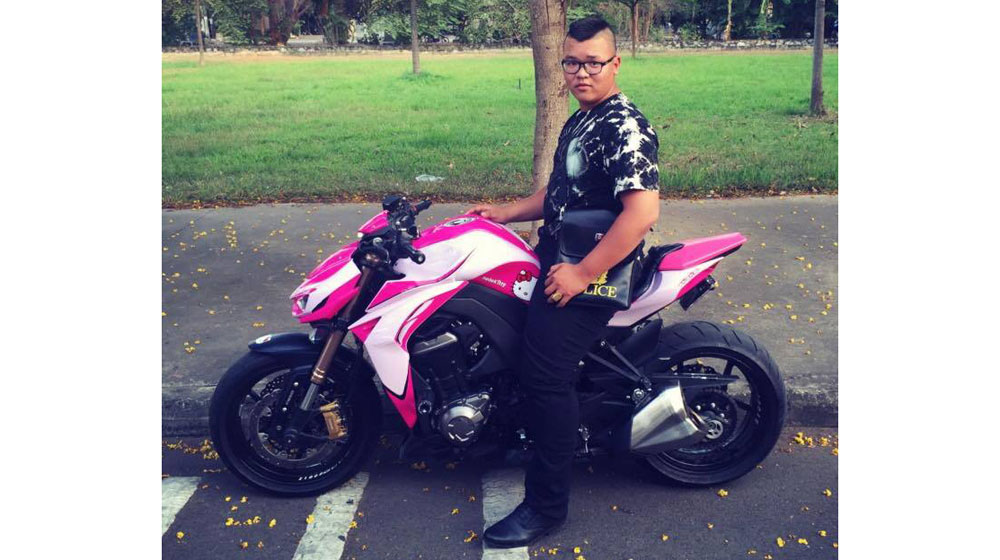 Biker Sài thành độ Kawasaki Z1000 phong cách Hello Kitty 247120_1487335161505960_3797530969127610497_n.jpg