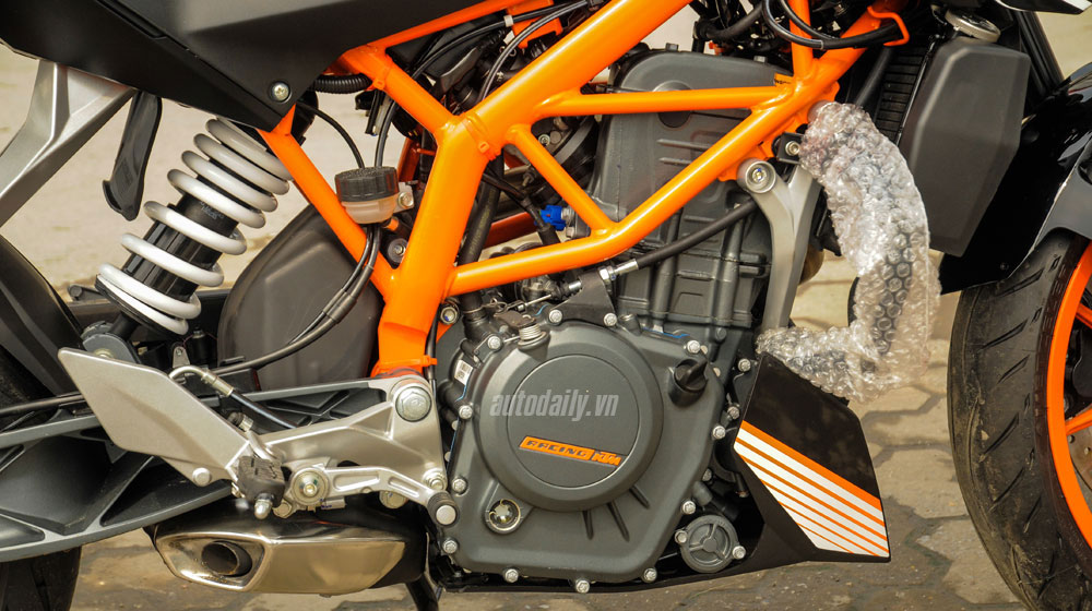 KTM Duke 390 ABS 2014: Mô-tô tầm trung giá dưới 200 triệu ktm duke 390.jpg