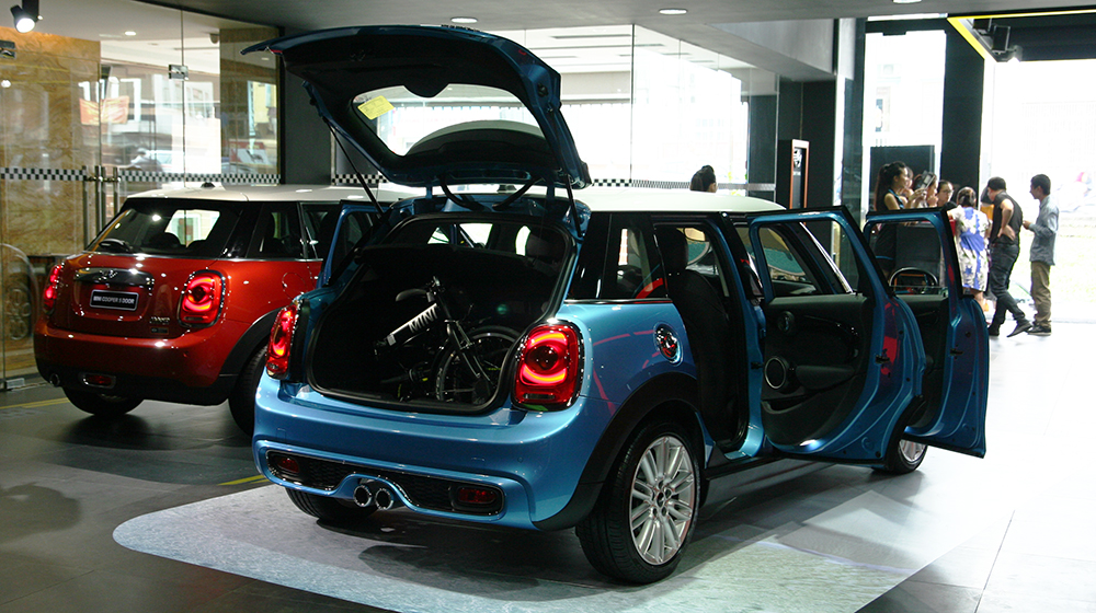 MINI Cooper 5 cửa chính thức ra mắt tại Hà Nội mini-cooper (2).JPG