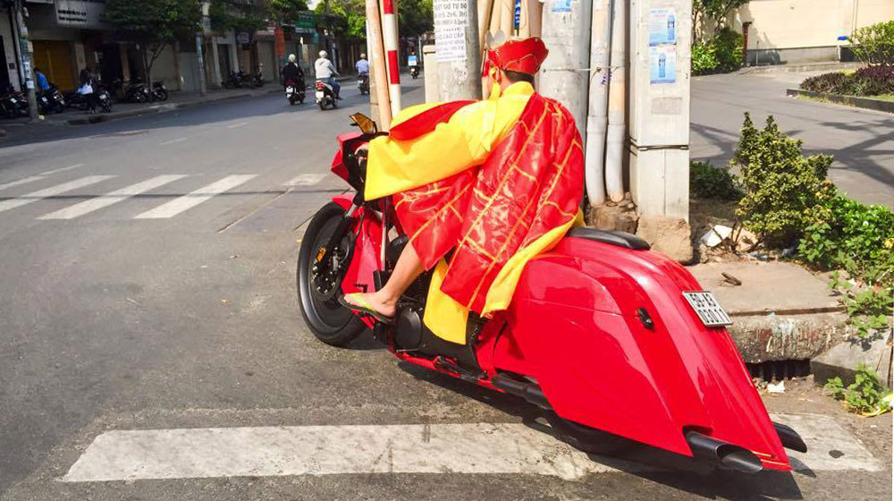 “Đường Tăng” phiên bản Việt đi tông chạy PKL là ai? duong tang phien bản việt (4).jpg
