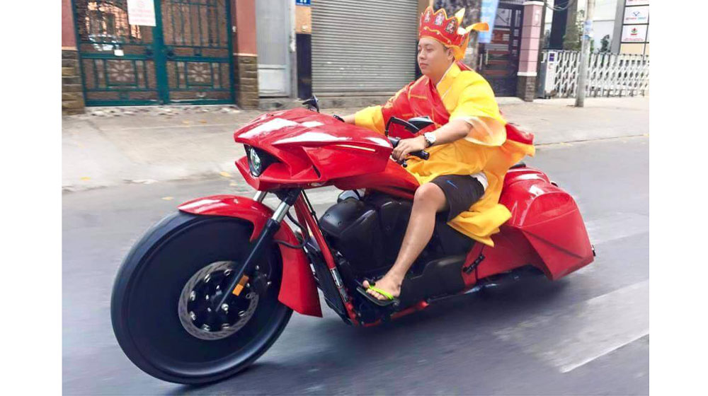 “Đường Tăng” phiên bản Việt đi tông chạy PKL là ai? duong tang phien bản việt (5).jpg