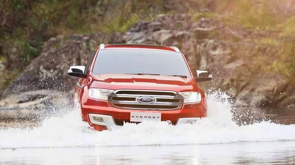 Ford Everest 2015 có giá từ 38.950 USD 2015-Ford-Everest-front-press-shot.jpg