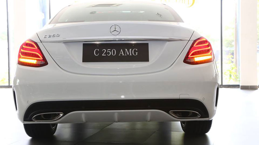Chán siêu xe, Cường Đôla tậu Mercedes C250 AMG nội thất độc c250-amg (2).jpg