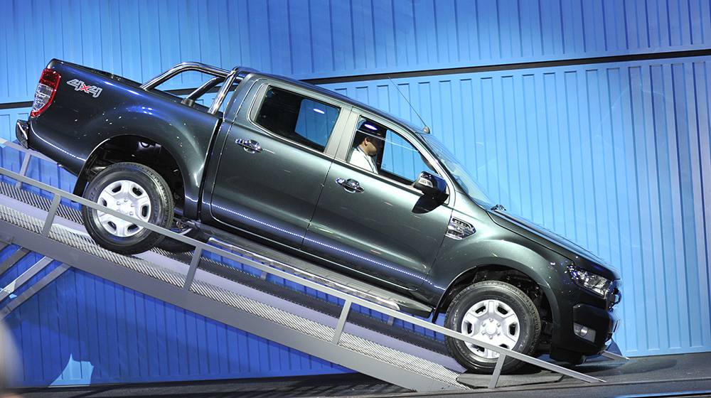 Trang bị thêm công nghệ, Ford Ranger 2015 “dọa” các đối thủ ford-everest-2015 (4).jpg