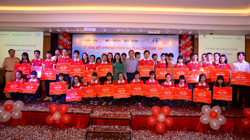 Tổng kết và trao giải “ATGT cho nụ cười ngày mai” honda-vietnam.jpg