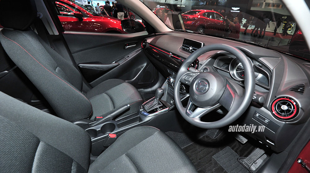 Mazda2 1.3 SkyActiv-G có giá từ 16.900 USD mazda2-2015 (7).jpg
