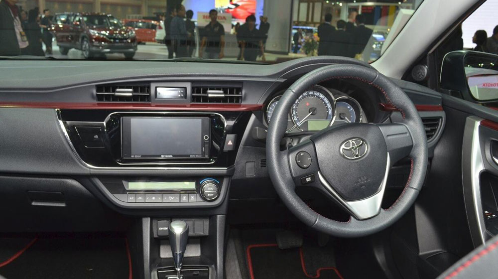 Toyota trình làng Corolla phiên bản đường đua corolla.jpg